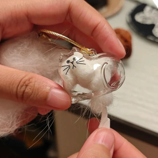 Putting fur into an EternalPaw keychain